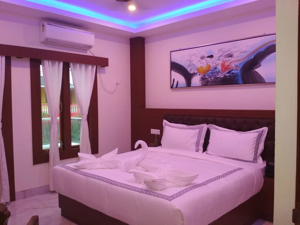 Ariees Grand  city veiw room .webp